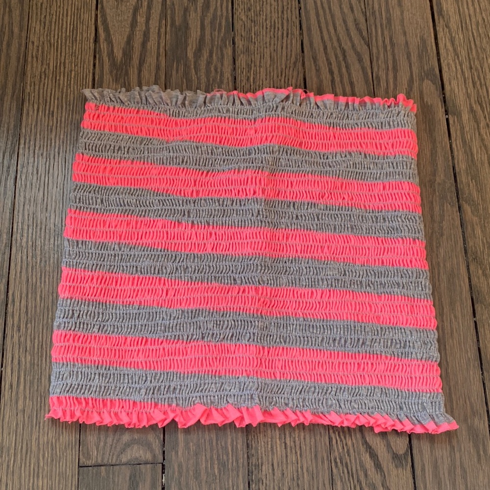 Gray and neon pink tube top